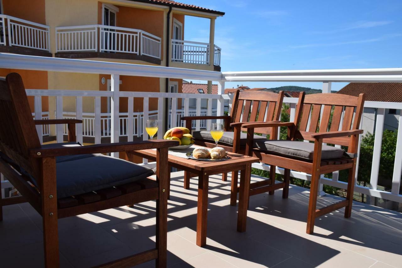 Apartments Zelic Vodice Extérieur photo