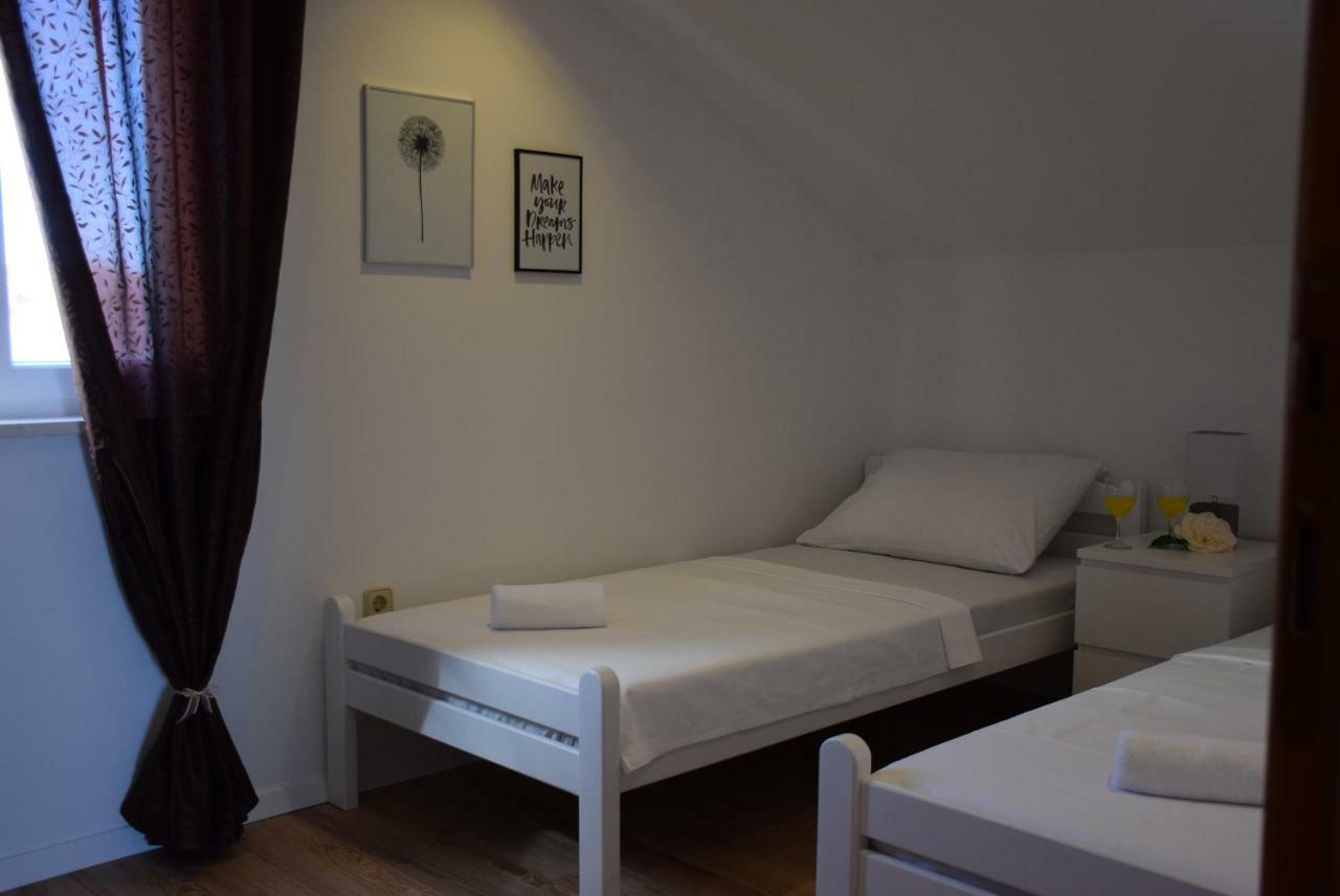 Apartments Zelic Vodice Extérieur photo