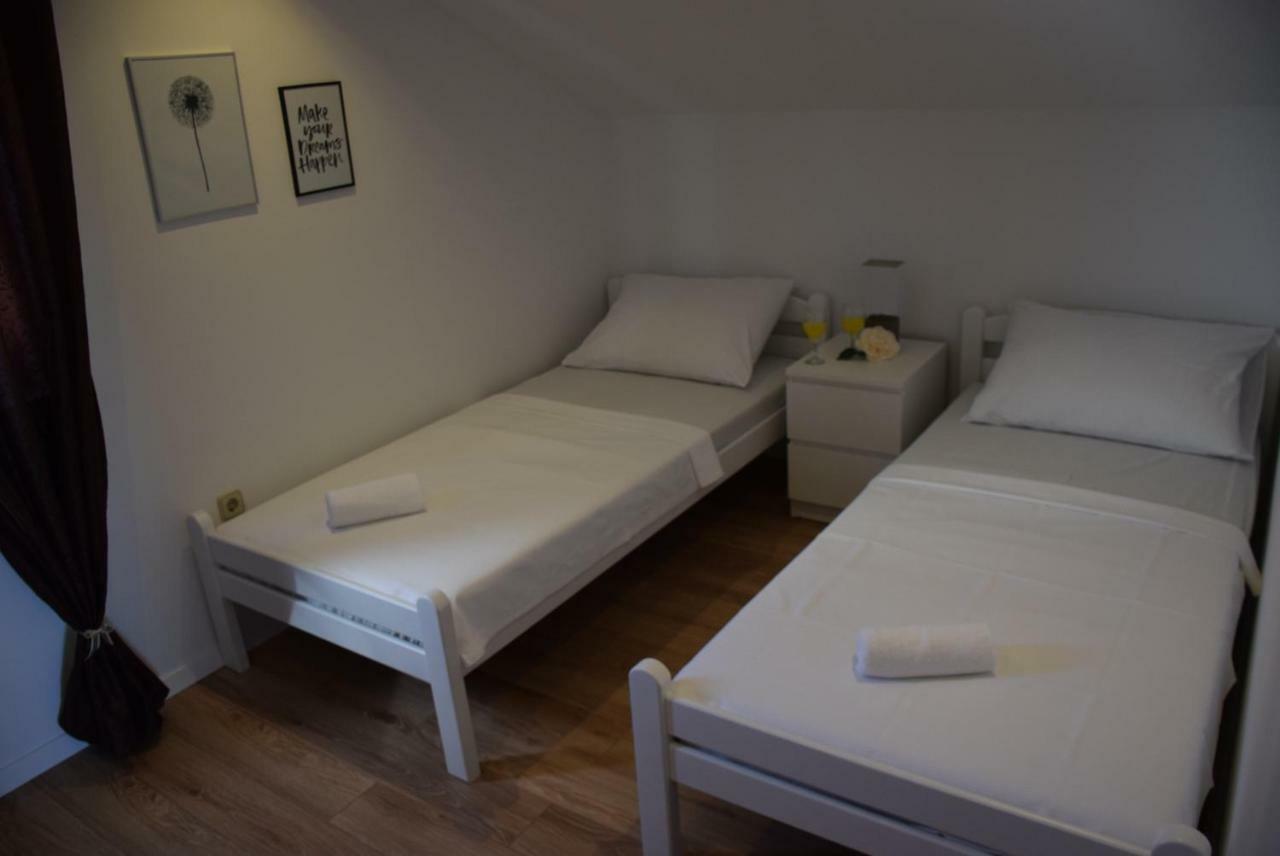 Apartments Zelic Vodice Extérieur photo