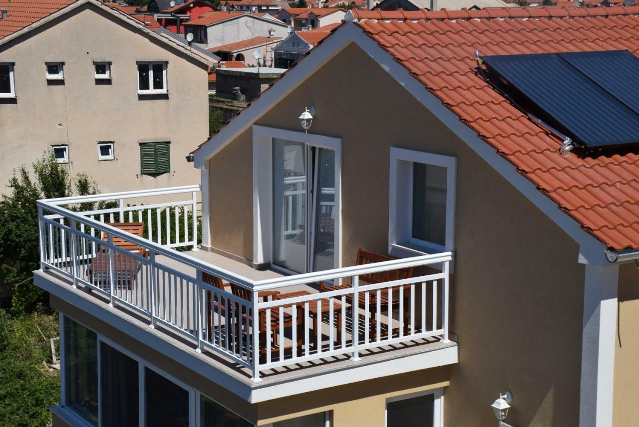 Apartments Zelic Vodice Extérieur photo