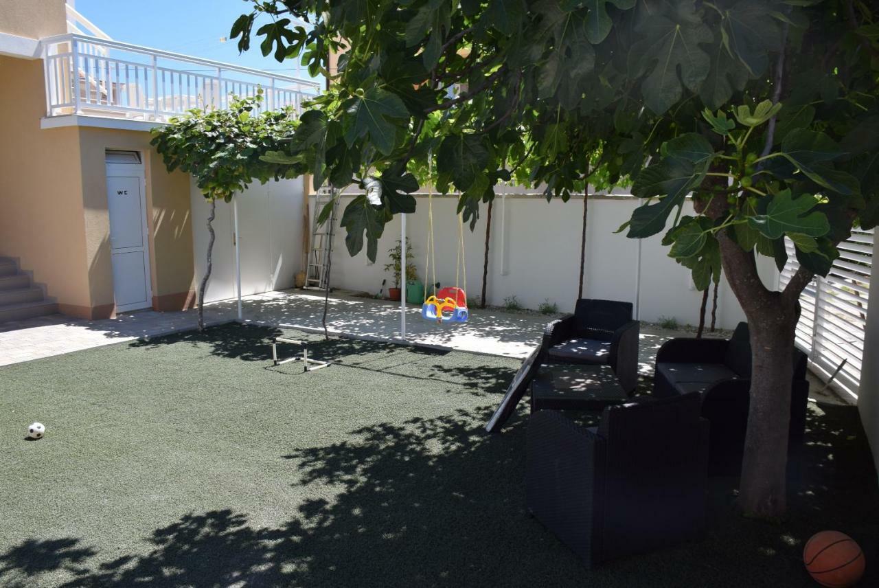 Apartments Zelic Vodice Extérieur photo