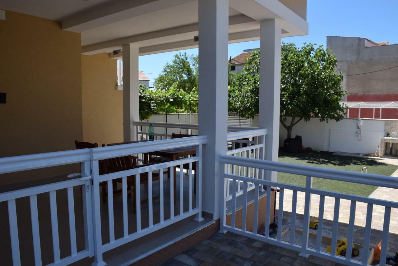Apartments Zelic Vodice Extérieur photo