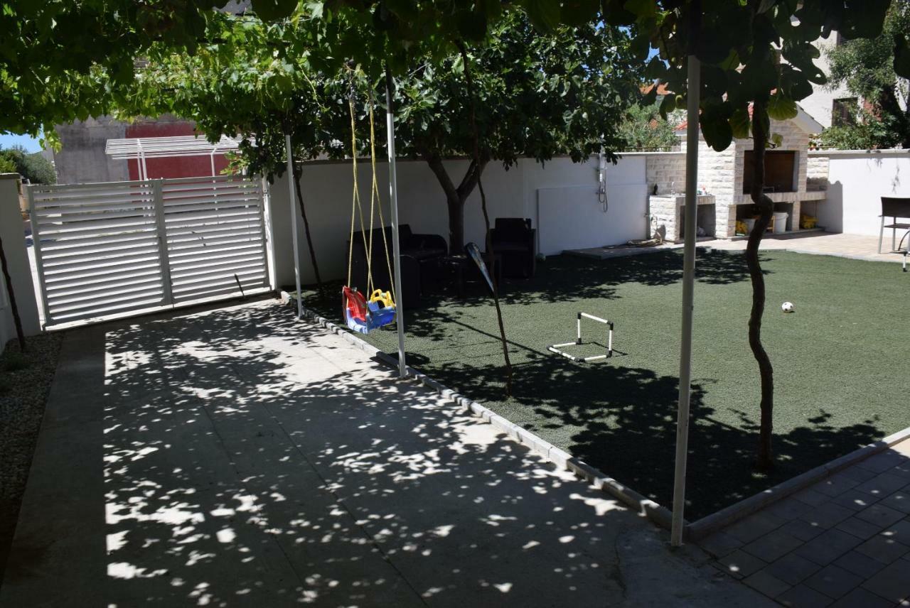 Apartments Zelic Vodice Extérieur photo